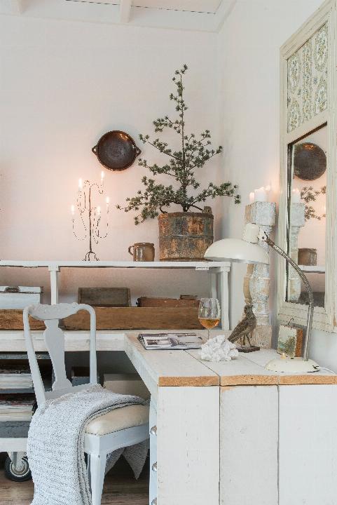 SCANDINAVIAN COUNTRY HOUSE