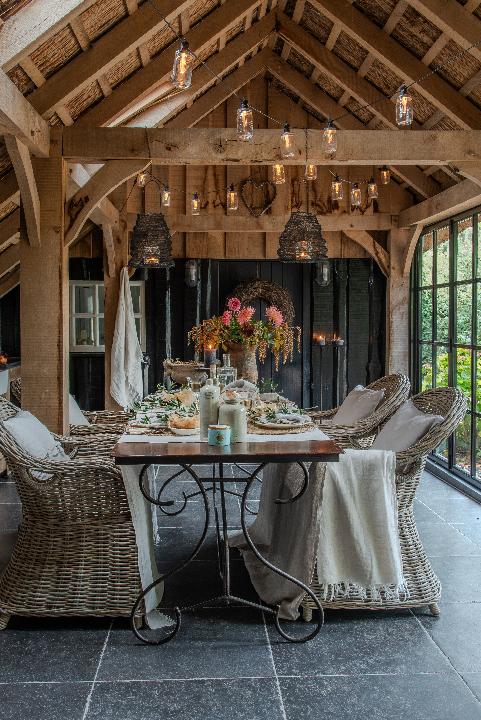 REED COTTAGE FARMHOUSE FROM 1795 IN BABYLONIENBROEK