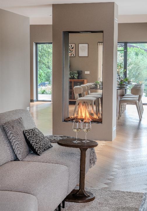 FROM GLOOMY 70S HOUSE TO DREAM VILLA